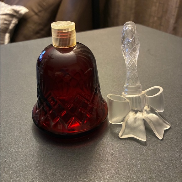 Vintage Avon Bell Crystal Song Perfume Bottle 1975 - Picture 3 of 5